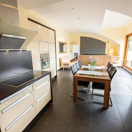 Lejlighed Ahrpartments *